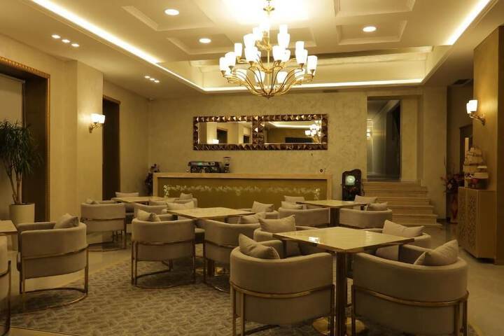 Lounge 29 of 29