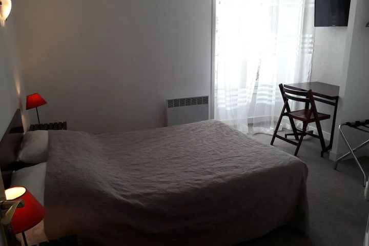 Room 3 of 10