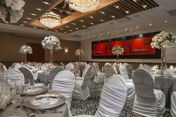 Ballroom/Hall 30 of 44