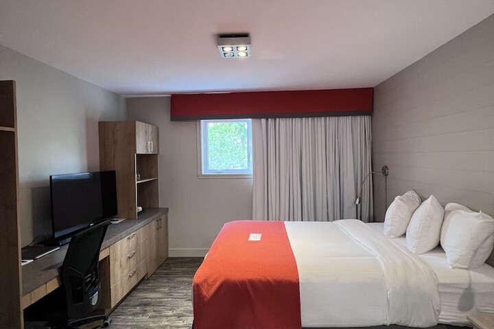 Room 32 of 140