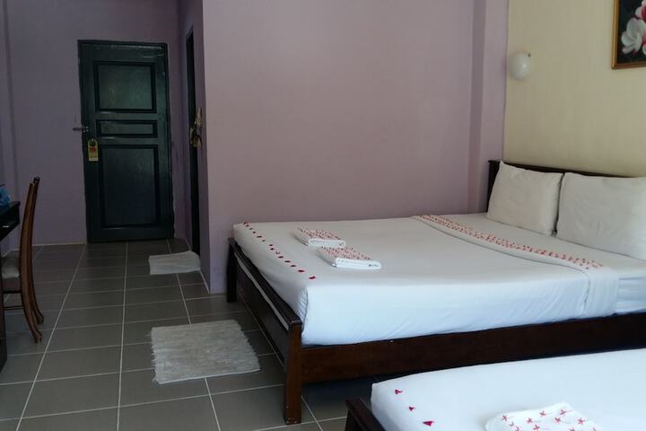 Room 6 of 29