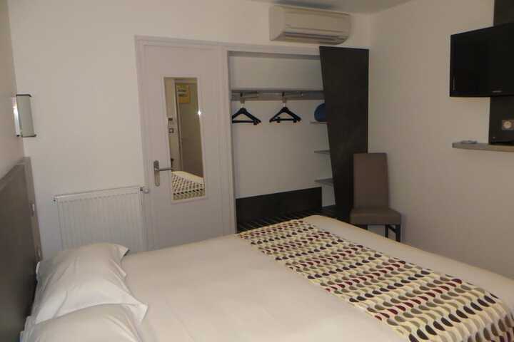 Room 19 of 61