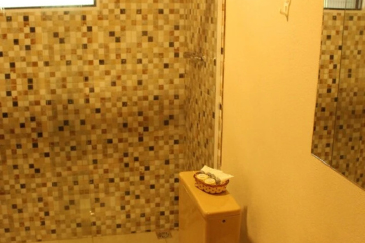 Room 6 of 6