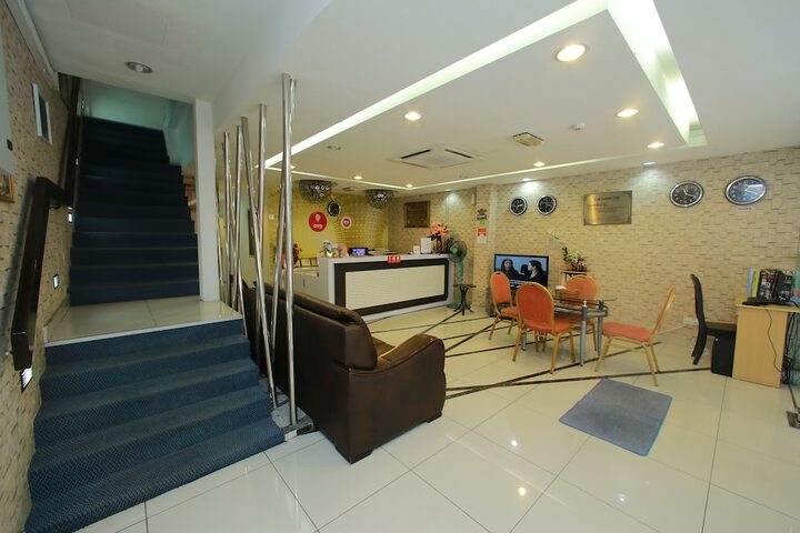Entrance & Lobby