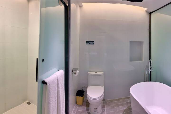 Room 21 of 26