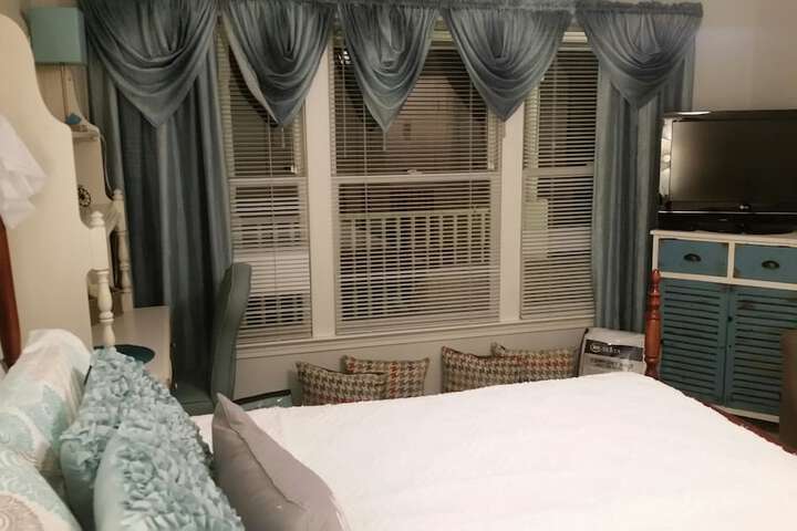 Room 11 of 23