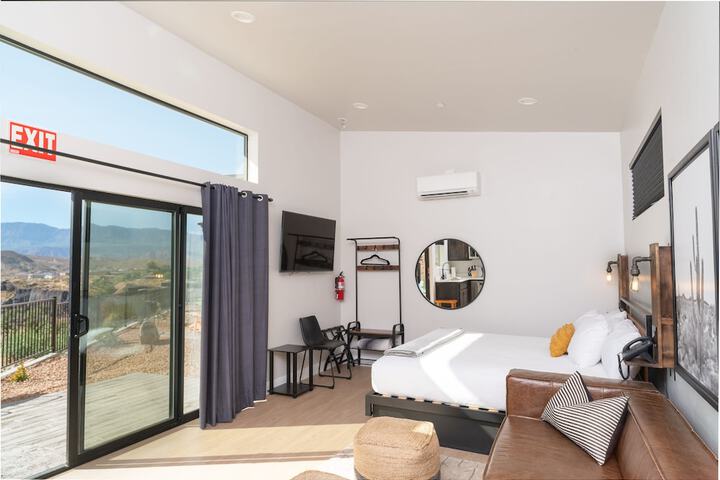 Room 6 of 65