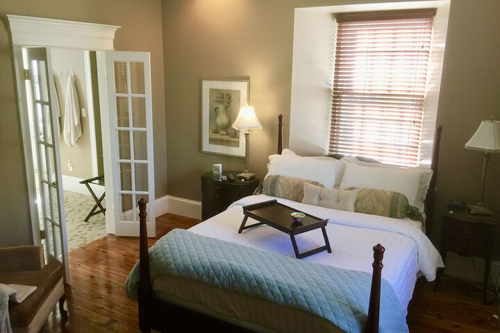 Room 6 of 42