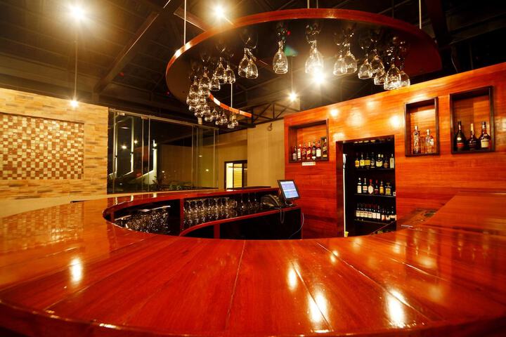 Lounge 67 of 74