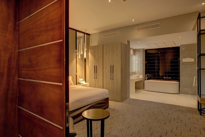 Room 47 of 193