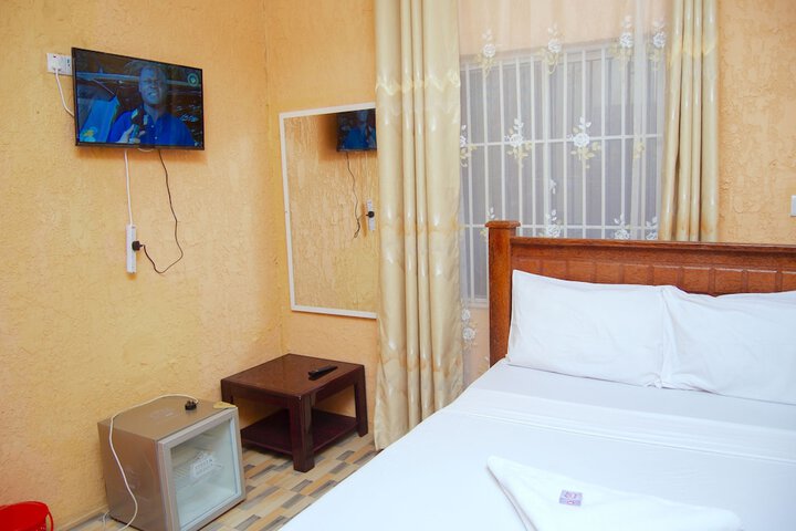 Room 10 of 49