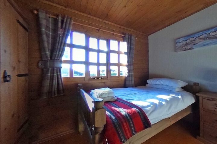 Room 35 of 150