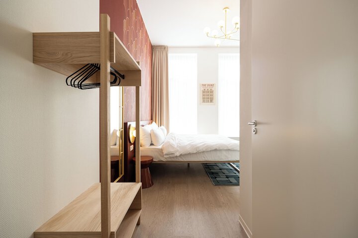 Room 17 of 45