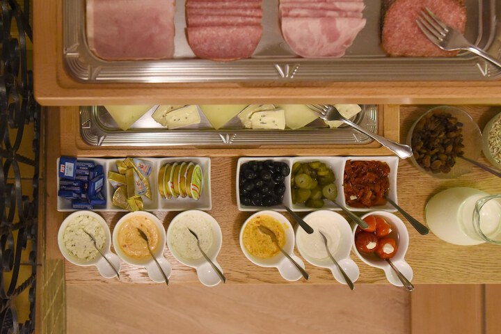 Dining 95 of 109