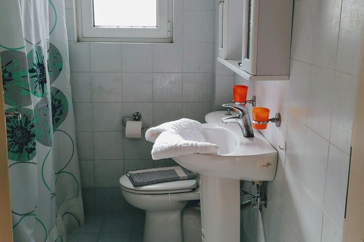 Room 145 of 192