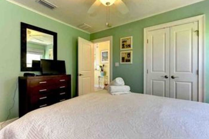 Room 5 of 48