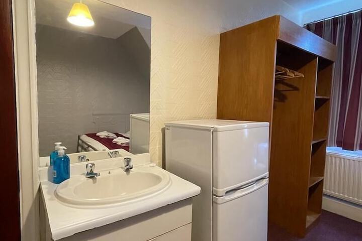 Room 4 of 22