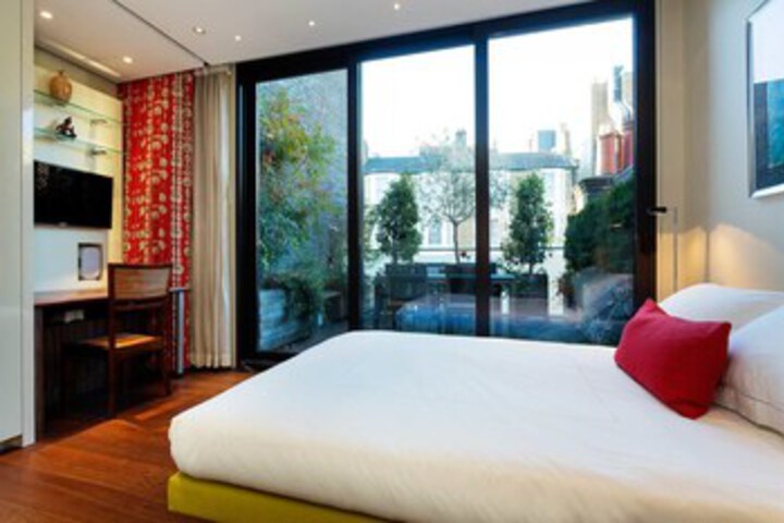 Room 12 of 22