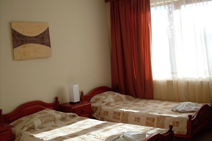 Room 5 of 40