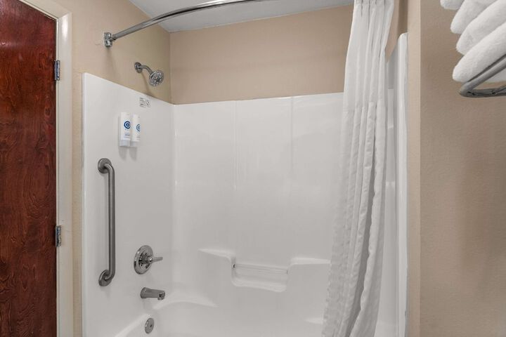 2 Double Beds (8 of 9)