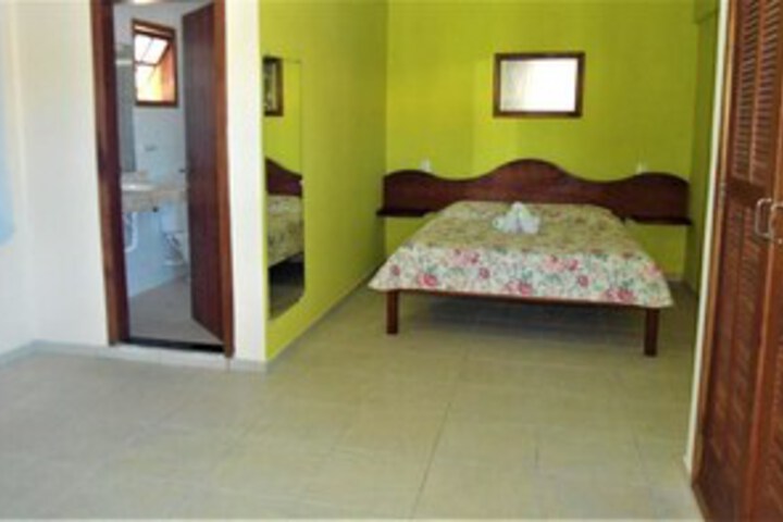 Room 13 of 38