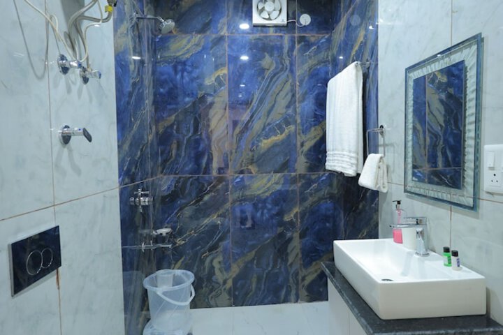 Room 15 of 23