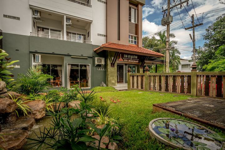 Hotel Exterior 17 of 19