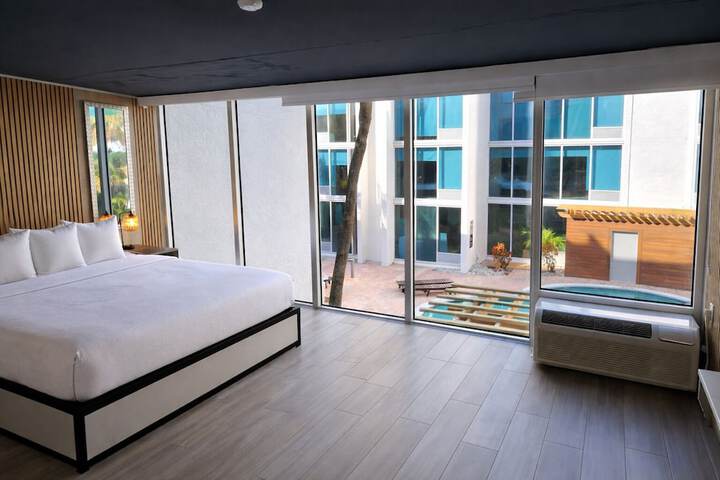 Room 7 of 15