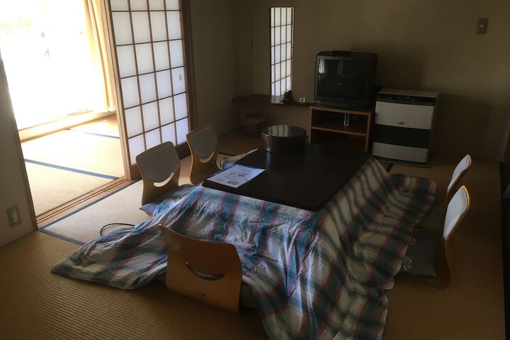 Room 15 of 33