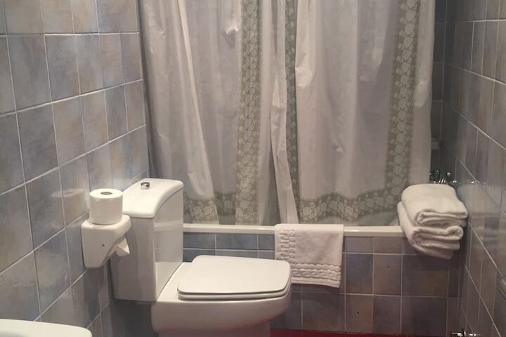 Room 12 of 25