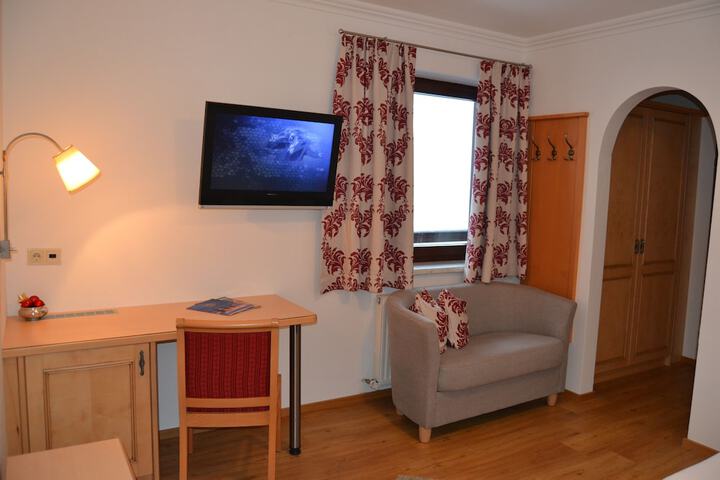Room 16 of 74
