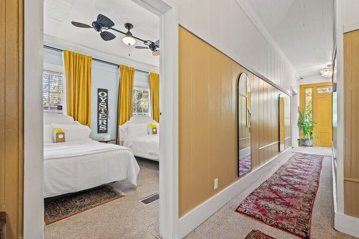 Room 17 of 27