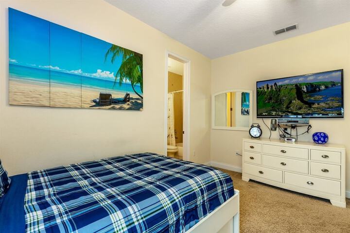 Room 8 of 38