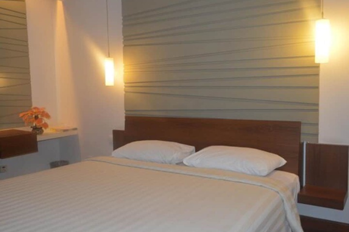 Room 19 of 38
