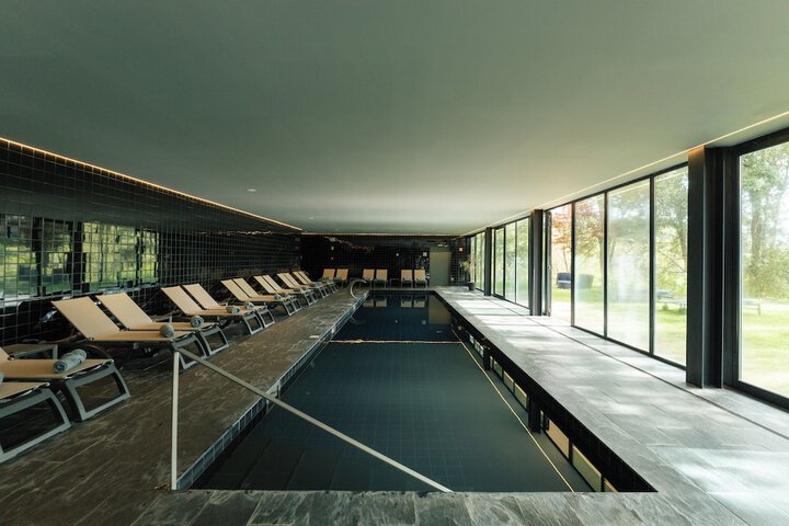 Hotel Pool