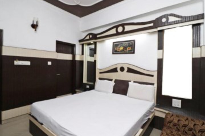 SPOT ON 40978 Hotel Arya