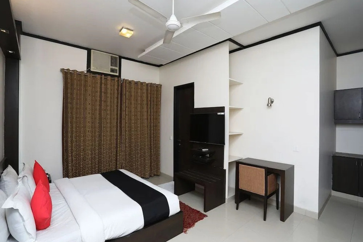Room 5 of 19