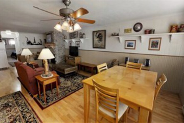 Room 8 of 15