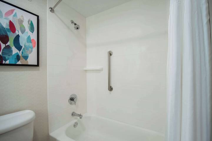 2 Double Beds (9 of 12)