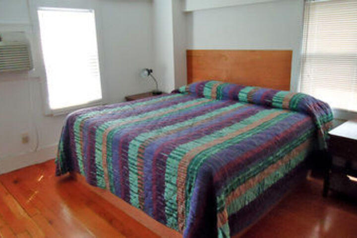 Room 10 of 24
