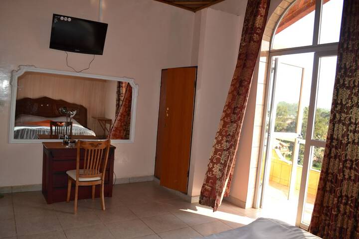 Room 6 of 20