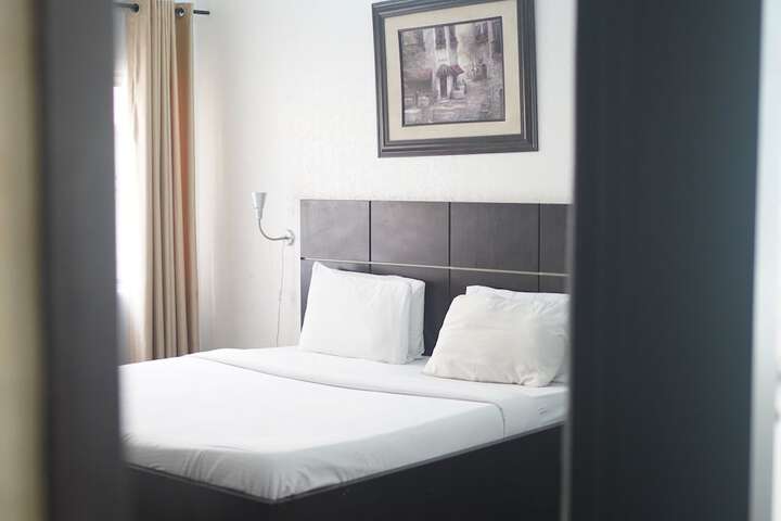 Room 4 of 23