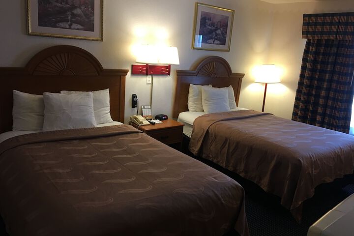 2 Double Beds (6 of 14)