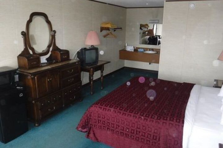 Room 13 of 63