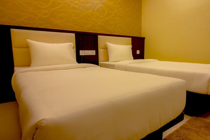Room 7 of 10