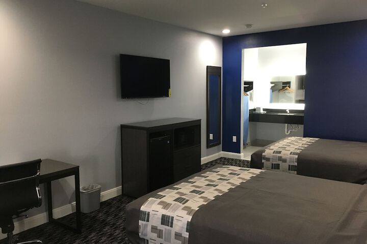 Room 3 of 16