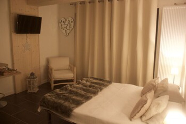 Room 13 of 63