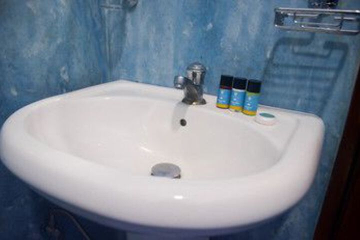 Room 9 of 29