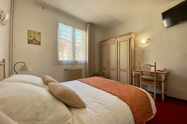 Room 16 of 33