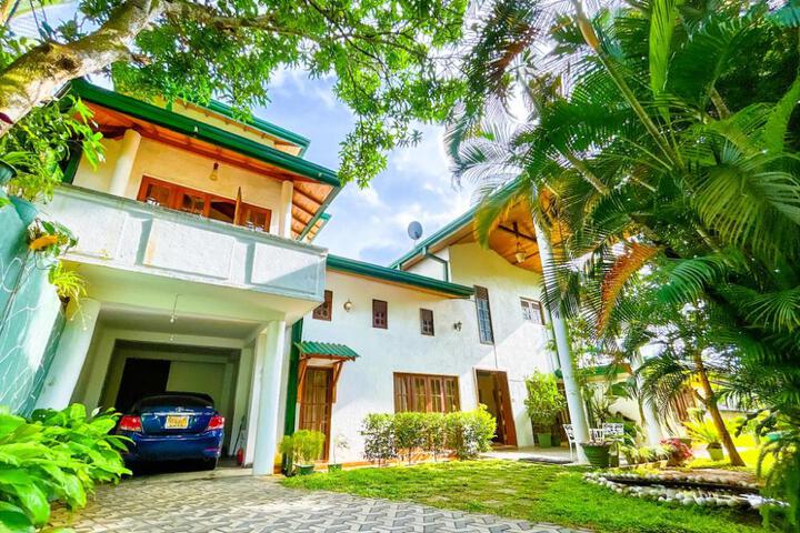 New Arverne Villa Kandy